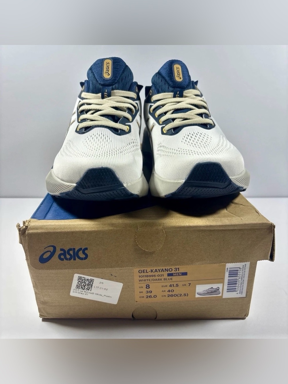 Asics GEL-Kayano 31 Mens 8 Running Shoes White/Blue/Gold NWOT with Box 1011B995